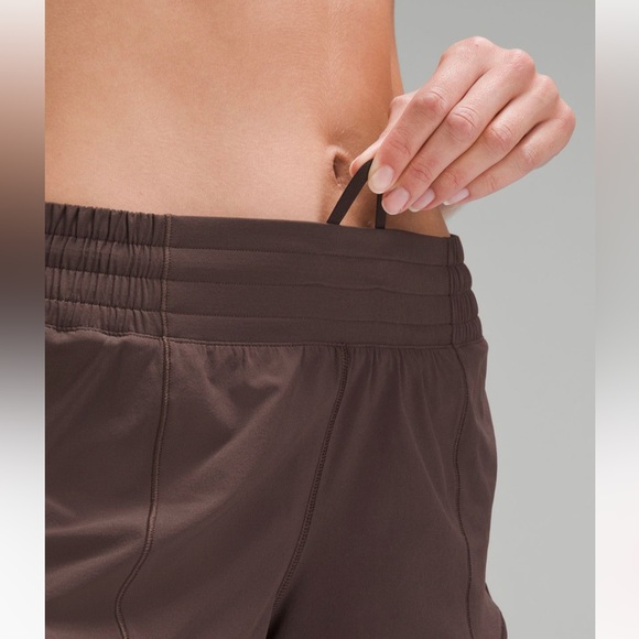 lululemon Hotty Hot High-Rise Lined Short 2.5" in Espresso Brown Size 4 New NWT - Picture 10 of 16